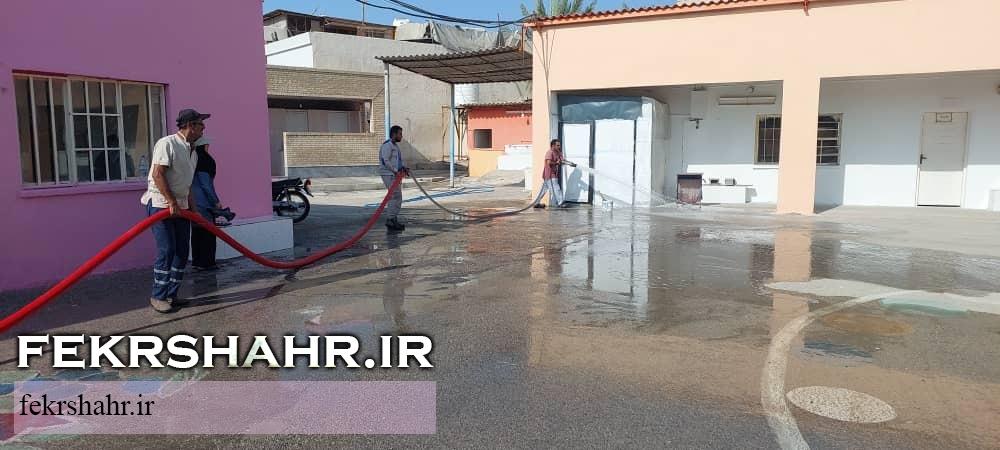 پاکسازی وشستشوی کامل مدارس سطح شهرخارگ در آستانه سال تحصیلی جدید