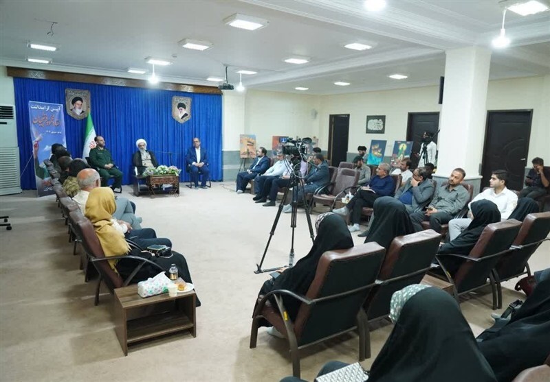 تأکید امام جمعه بوشهر بر نقش هنرمندان در تاریخ‌سازی + تصاویر