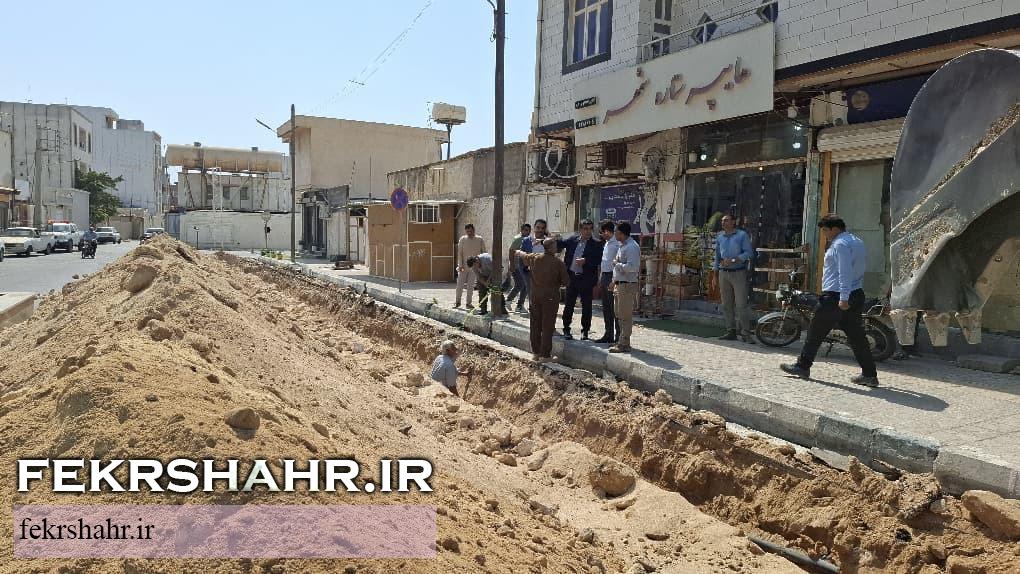 هدایت صحیح روانآب سطحی اطراف میدان امام خمینی (ره) در دستور کار مدیریت شهری است
