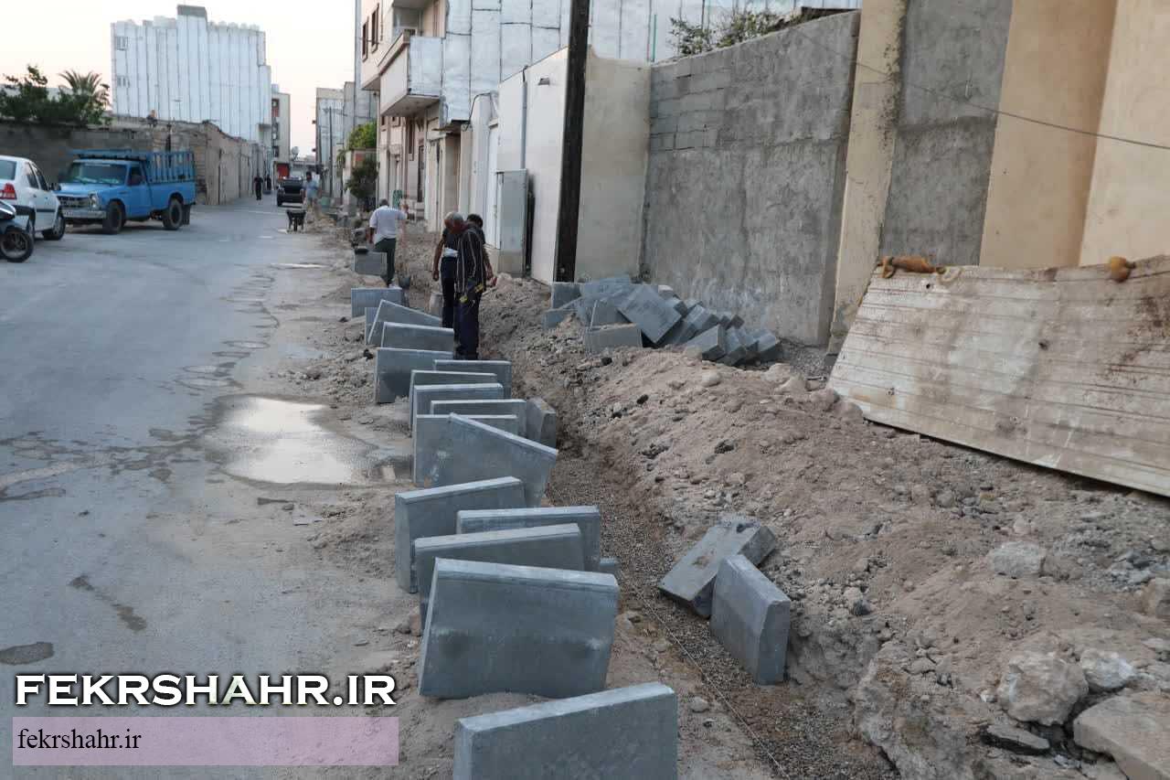 بازدید میدانی و بررسی روند پروژه‌های در دست اجرای شهرداری خارگ + تصاویر