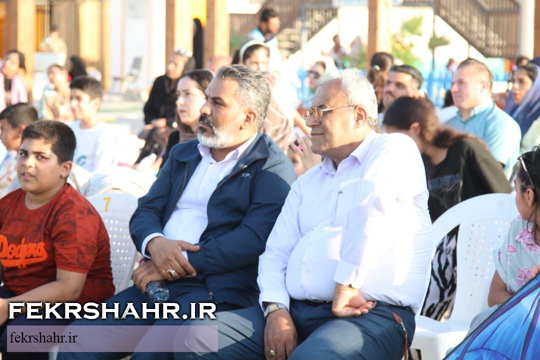 به مناسبت هفته ملی کودک و با حضور خانواده‌ها و کارکنان پتروشیمی خارک برگزار شد / پرواز بادبادک‌ها بر فراز خارگ؛ جشن کودکان در آسمان امید + تصاویر