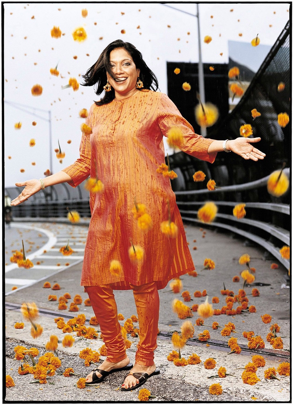 بیوگرافی میرا نایر؛ مادر شهردار نیویورک و معروفترین فرد خانواده «ممدانی»؛ برنده دوربین طلایی جشنواره کن و نامزد اسکار + تصاویر بیوگرافی میرا نایر؛ مادر شهردار نیویورک و معروفترین فرد خانواده «ممدانی»؛ برنده دوربین طلایی جشنواره کن و نامزد اسکار + تصاویر