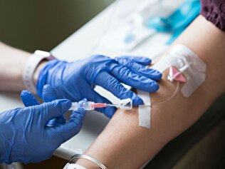 اظهارات تلخ سخنگوی کمیسیون بهداشت درباره وضعیت افزایش قیمت دارو: یک نوبت تزریق داروی سرطانی یک میلیارد و ۸۰۰ میلیون تومان + فیلم