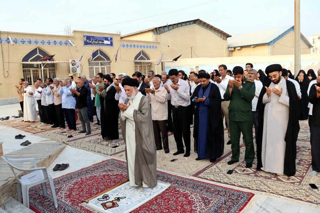 اقامه نماز باران در بندر دیّر + تصاویر اقامه نماز باران در بندر دیّر + تصاویر