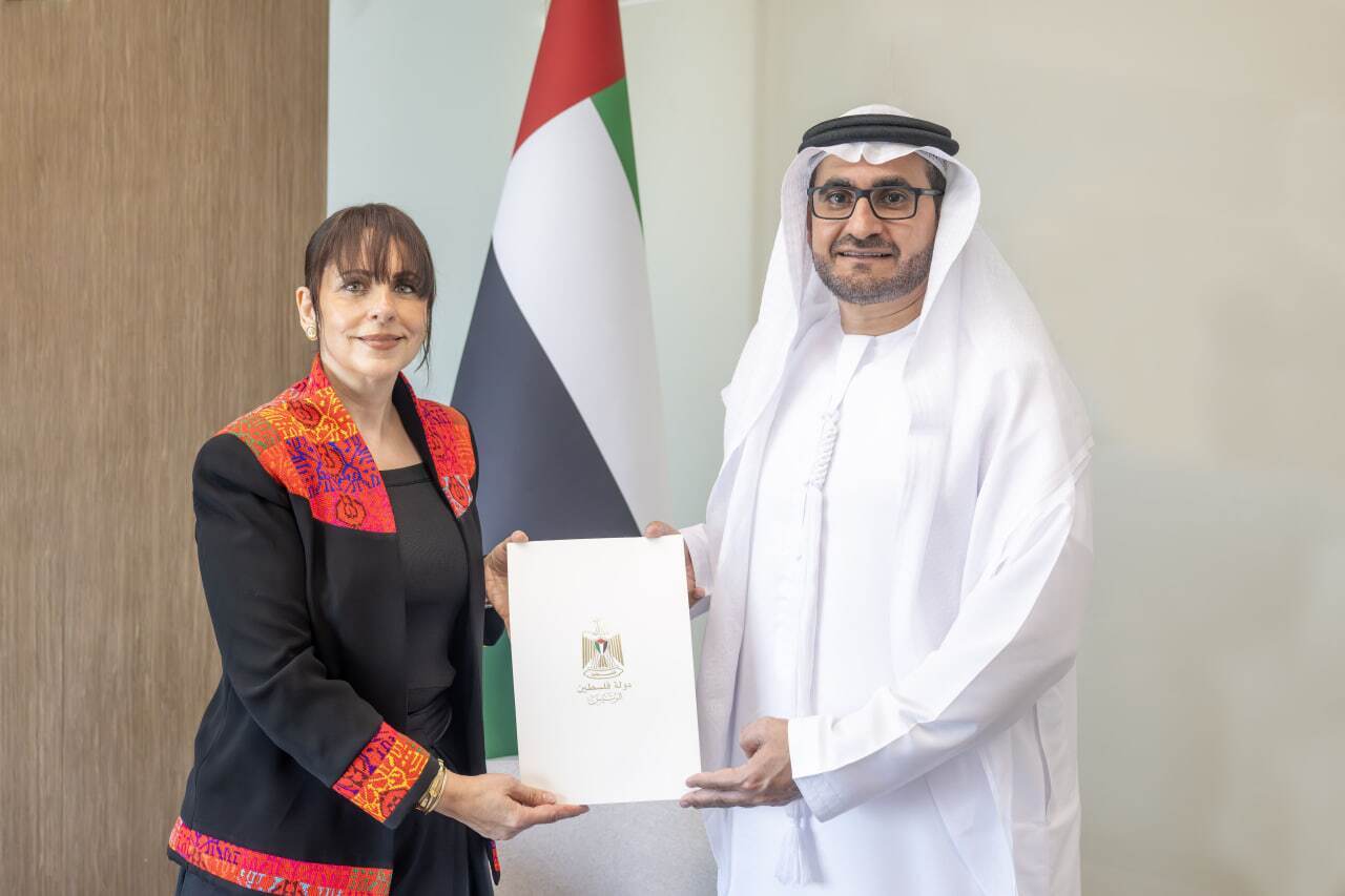 یک زن، سفیر فلسطین در امارات شد + تصاویر یک زن، سفیر فلسطین در امارات شد + تصاویر