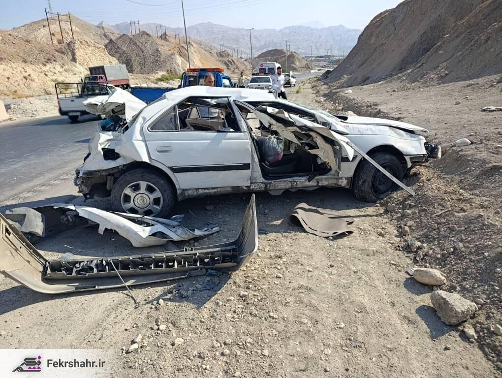۳ مصدوم در انحراف از مسیر خودرو در دشتستان + تصاویر ۳ مصدوم در انحراف از مسیر خودرو در دشتستان + تصاویر