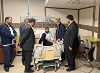 پزشکیان از سقاب اصفهانی که به دلیل تألمات ناشی از درگذشت همسر و جراحت ۳ فرزندش بستری شده، عیادت کرد + عکس