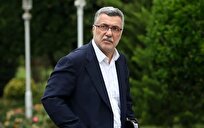 وزیر بهداشت: برخلاف آنچه درباره محدودسازی ظرفیت‌ها گفته می‌شود، کسی که ۷۲ واحد در خارج از ایران می‌گذراند، در دانشگاه دولتی ما در رشته پزشکی می‌نشیند؛ اگر این عدالت است من آن را بلد نیستم/ به نمایندگان مجلس گفتم حاضر هستید فرزند خود را به کسی بسپارید که حداقل‌های آموزشی را در یک کشور دیگر طی نکرده؟ یک نفر هم دستش را بلند نکرد