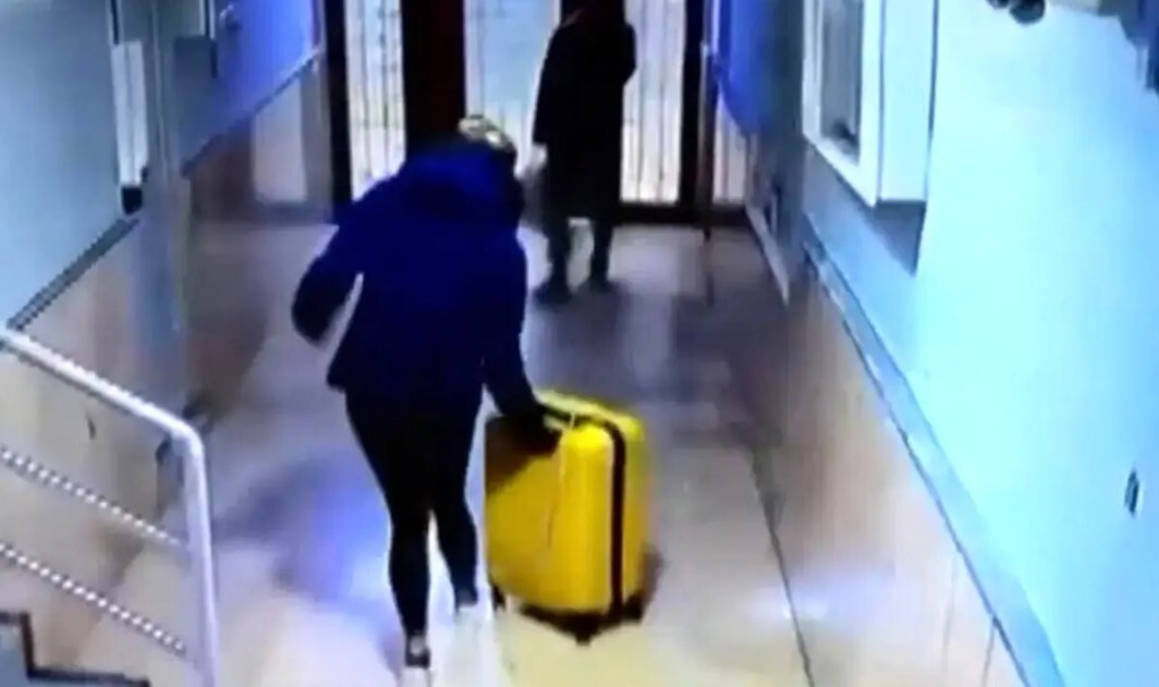 قتل مرموز خواننده معروف ترکیهای بهدست دخترش + تصاویر قتل مرموز خواننده معروف ترکیهای بهدست دخترش + تصاویر