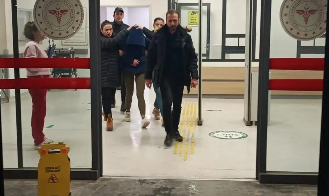 قتل مرموز خواننده معروف ترکیهای بهدست دخترش + تصاویر قتل مرموز خواننده معروف ترکیهای بهدست دخترش + تصاویر