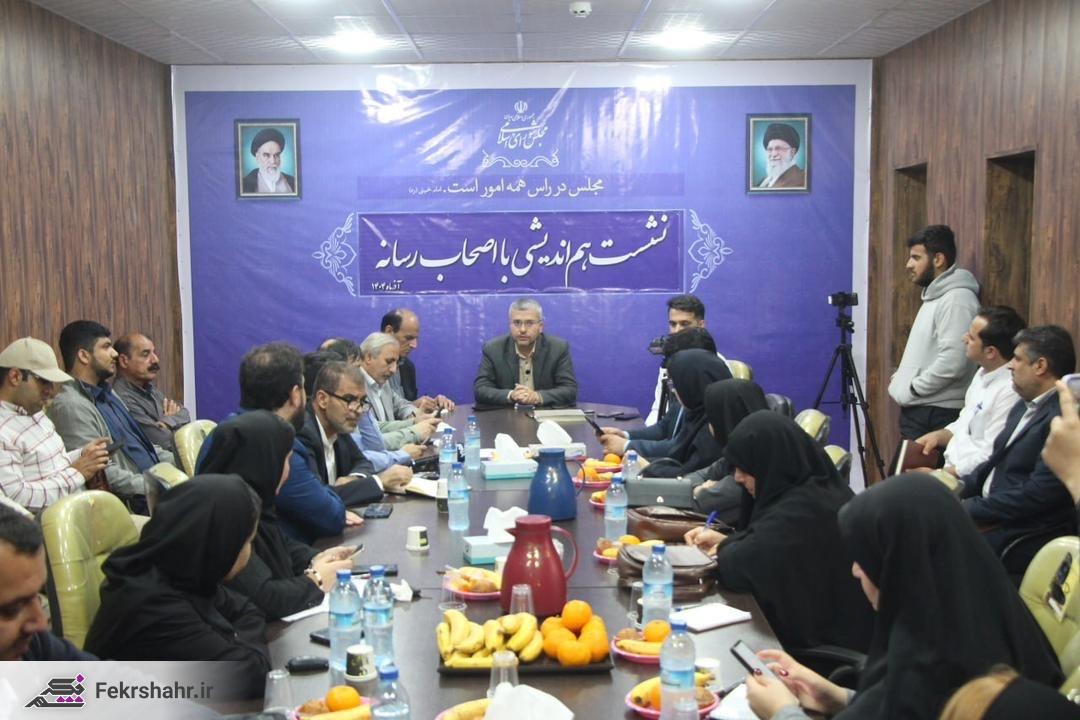 من نمره خوبی به دولت و عملکرد آن نمیدهم و دولت را ضعیف میبینم/ اگر مسیر خودروهای خارجی باز شود، قطعا مصرف بنزین هم کم خواهد شد/ نباید به خاطر فروش سلاح و موادمخدر، پخش کردن عکسهای خانوادگی و... شبکه را فیلتر کرد من نمره خوبی به دولت و عملکرد آن نمیدهم و دولت را ضعیف میبینم/ اگر مسیر خودروهای خارجی باز شود، قطعا مصرف بنزین هم کم خواهد شد/ نباید به خاطر فروش سلاح و موادمخدر، پخش کردن عکسهای خانوادگی و... شبکه را فیلتر کرد