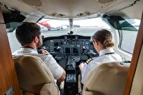 چرا درِ کابین خلبان هنگام سوار شدن مسافران باز است؟