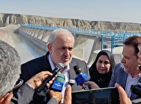 وزیر نیرو: انتقال آب خلیج‌فارس به تهران بسیار گران است و به هیچ وجه مقرون به صرفه نیست، اما هنگامی که موضوع جان انسان‌ها باشد، هر کاری لازم باشد انجام خواهیم داد / آب‌شیرین‌کن‌های عظیمی در چابهار، بندرعباس و خوزستان در دست ساخت است؛ اگر آب مناطق جنوبی را به این طریق تامین کنیم، از آب مناطق بالادست که اکنون به این مناطق منتقل می‌شود، برای تامین آب تهران و مناطق شمالی بهره گرفته خواهد شد