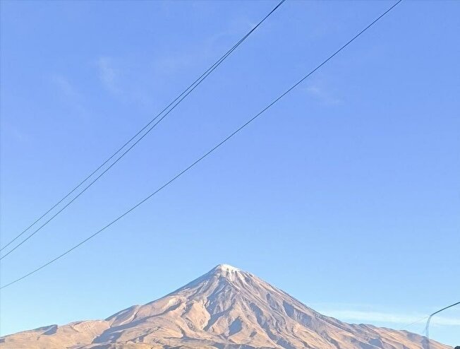 عکس/ دماوند بی‌برف شد