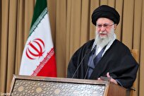 مقام معظم رهبری: شایعاتی درست می‌کنند که دولت ایران به واسطه فلان کشور به آمریکا پیغام فرستاده است که این، دروغ محض است/ دولت آمریکا قطعاً دولتی نیست که جمهوری اسلامی در پی همکاری و ارتباط با آن باشد/ توصیه به پرهیز از اسراف در همه موارد از جمله نان، گاز، بنزین و اقلام خوراکی و تقویت ارتباط مردم با خداوند و تضرع و دعا برای همه چیز از جمله باران، امنیت و عافیت