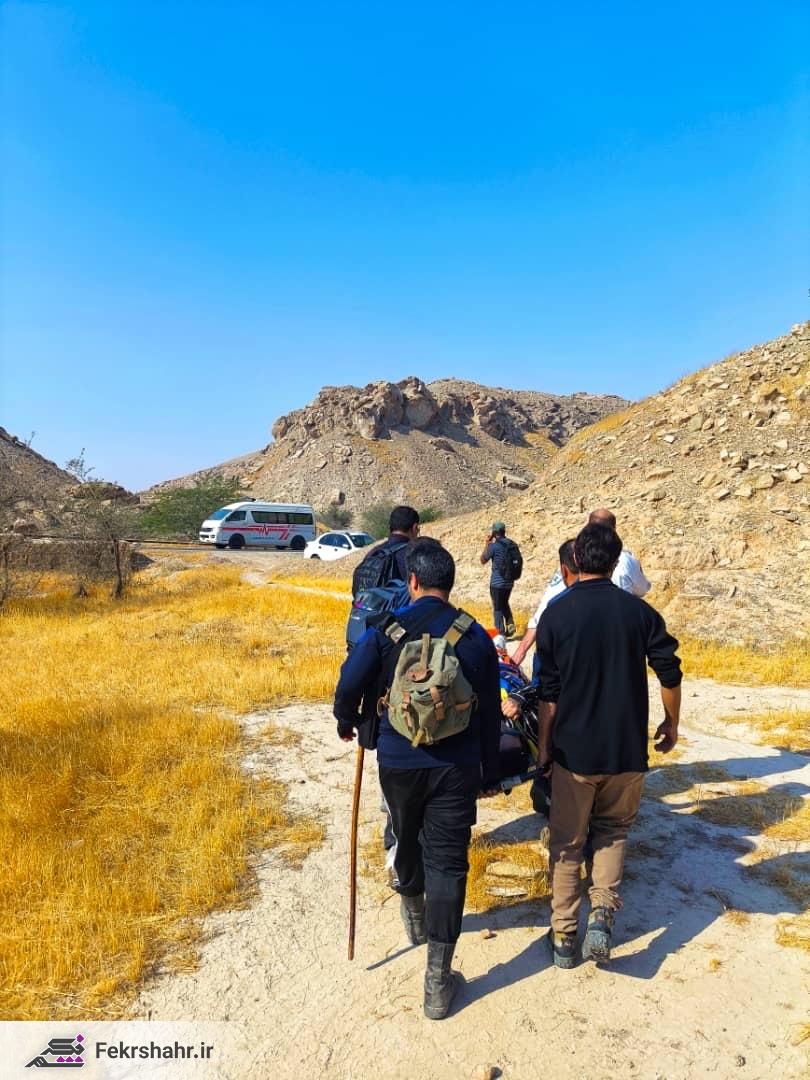 نجات کوهنورد مصدوم در ارتفاعات وحدتیه + عکس